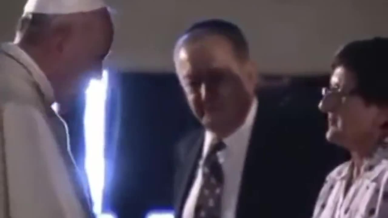 “怪醫黑傑克的手術刀，揭露06：牠們害怕讓你知道的秘密”_看看教宗、那坦亞胡在等待時的嚴肅表情，再接著看看教宗親吻每一位羅斯柴爾德錫安主義者的手與對話，你認為“誰才是老大”？