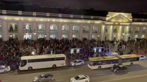 Large number of anti-war protesters gather in St. Petersburg after Russian invasion of Ukraine