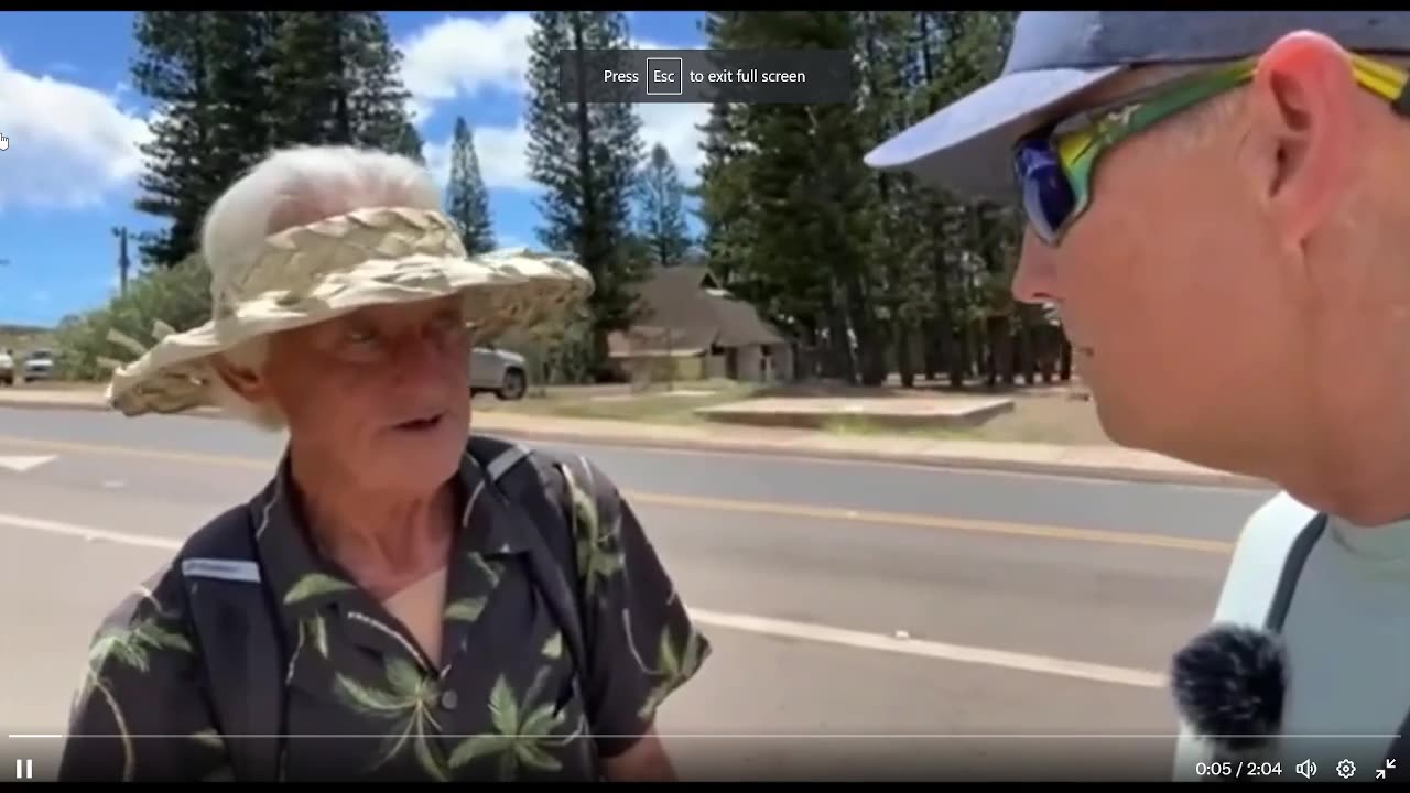 Maui Police Blockade roads out of Lahaina, Hawaii