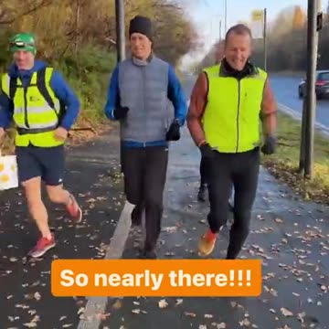Vernon Kay arrives in Manchester on final leg of Ultramarathon