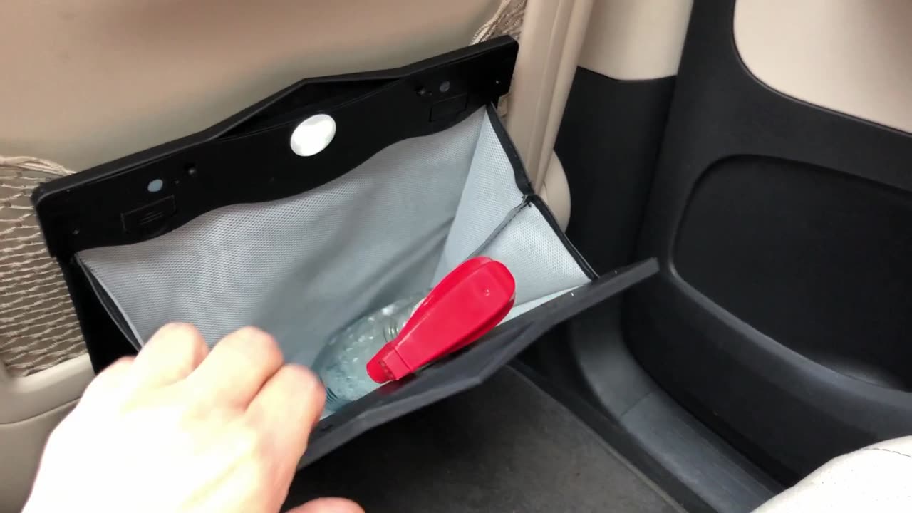 Trash Can Garbage Storage Bag Car SUV Van Hanging off Back Seat Net Light Plastic Strong Black