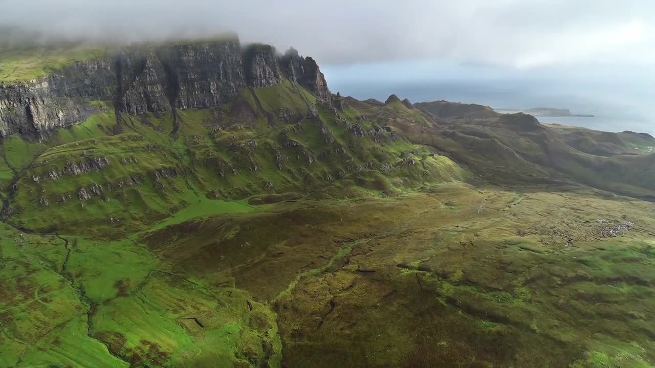 BEAUTIFUL SCOTLAND (Highlands / Isle of Skye) AERIAL DRONE 4K VIDEO