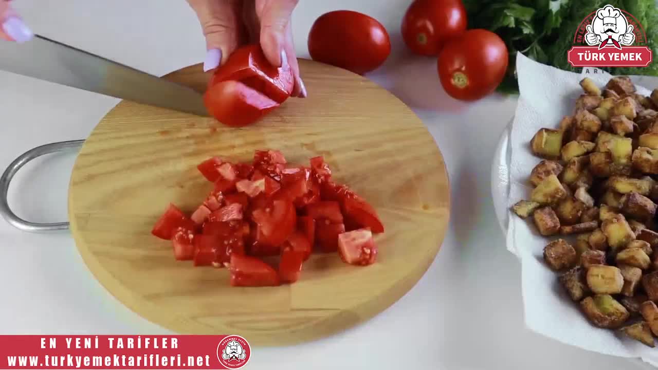 Bu salataya aşık oldum !! Restorandaki gibi çıtır çıtır patlıcan! Lezzetli! Etsiz Bile