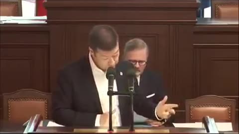 Tomio Okamura k lžím fialovy vlády o nezvyšování daní