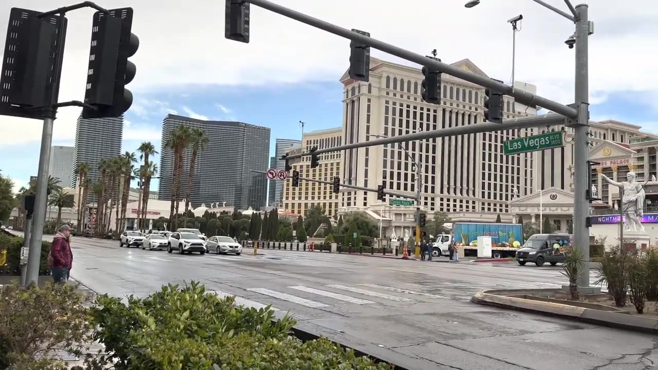 Exploring the Vibrant Las Vegas Boulevard_ A Captivating Street View Experience (2023-03-01)