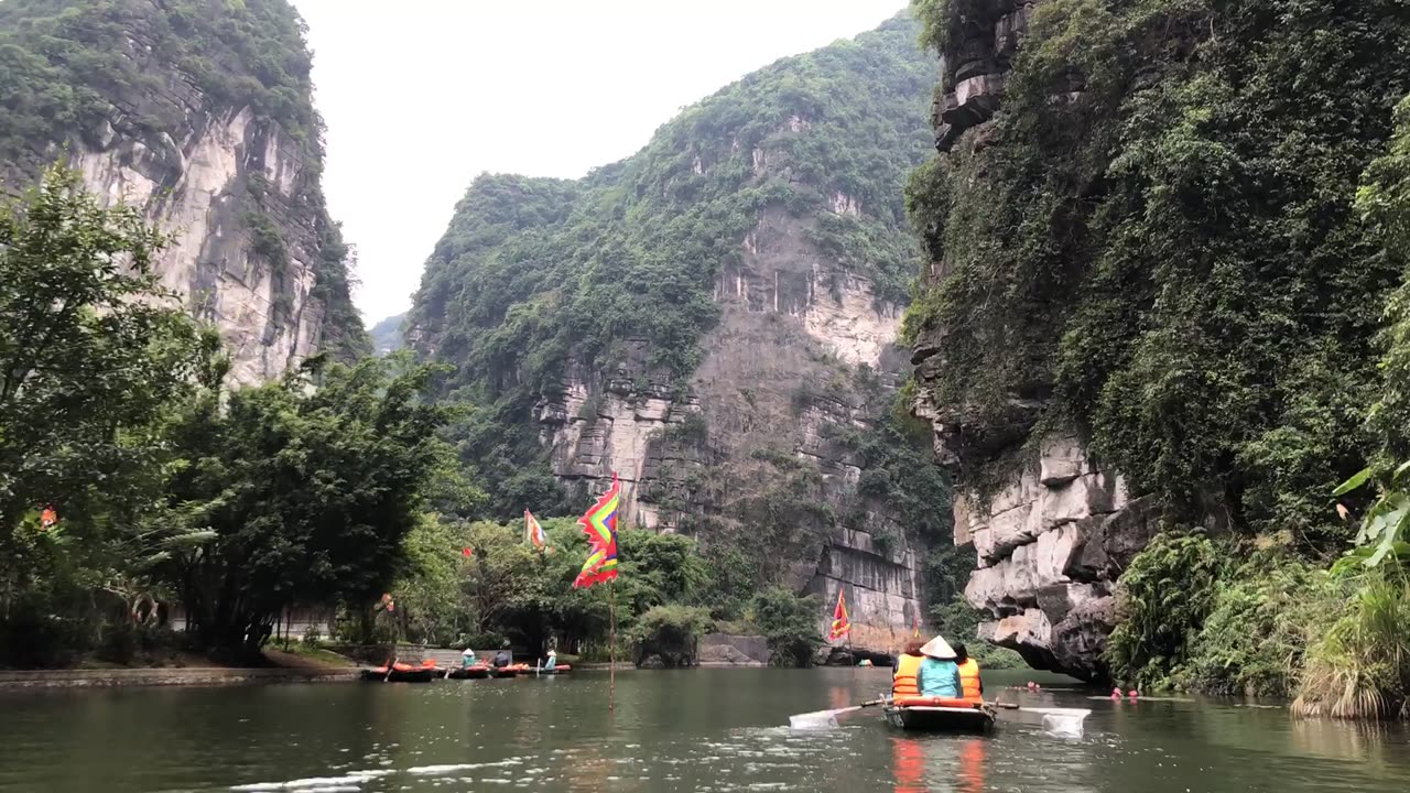 Boating in Vietnam, enjoying wonderful scenery (Faster ver.)