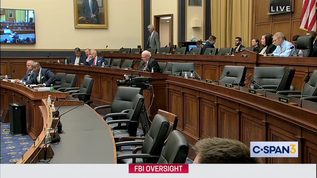 Rep. Wesley Hunt BLASTS FBI Director Wray to his FACE