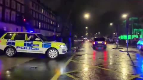 London Police “Escorted ” to Queen's Palace