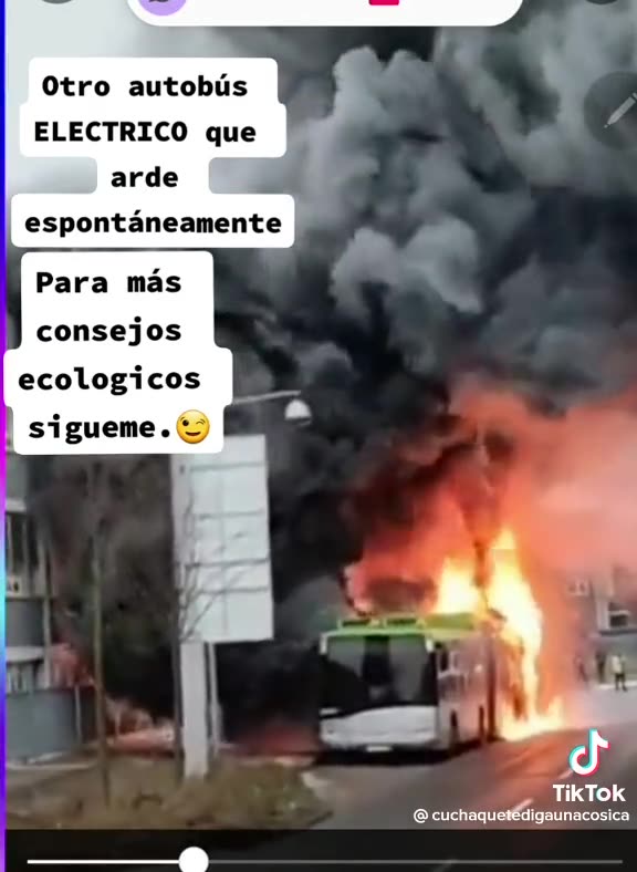 Cambio climatico - Autobús electrico arte espontáneamente
