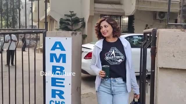 Sonali Bendre Latest Beautiful Visuals @ Mumbai | Sonali Bendre Latest Video | Daily Culture