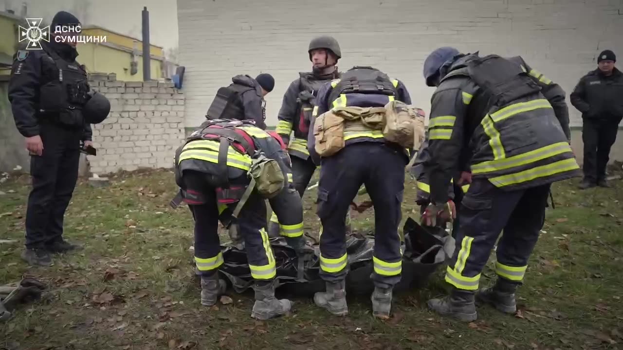 🙏 In Glukhiv, the search and rescue operation at the site of the enemy attack