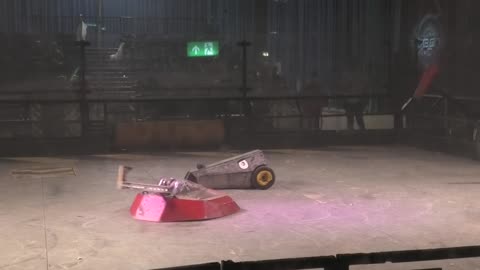 Robots Live K2 Crawley 2023: Meggamouse Vs Apocalypse