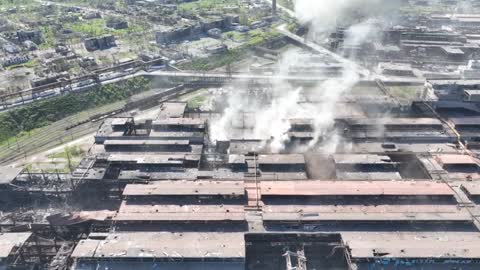 Bombardment of the remnants of Ukrainian neo-Nazis in the Azovstal plant, Mariupol.