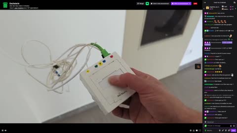 2023-04-26 (3bis.1) - Room tour du nouvel appart (c'est grand) - Twitch Decheterie (avec chat)