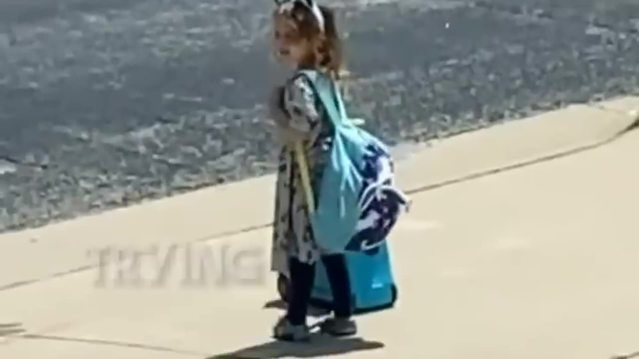 The little girl want to run away from home. Lets to see what happen next.