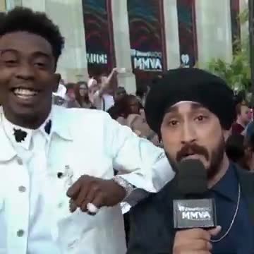 n ft Desiigner premiere their hit single 'POLAR BEAR' at the #MMVAs