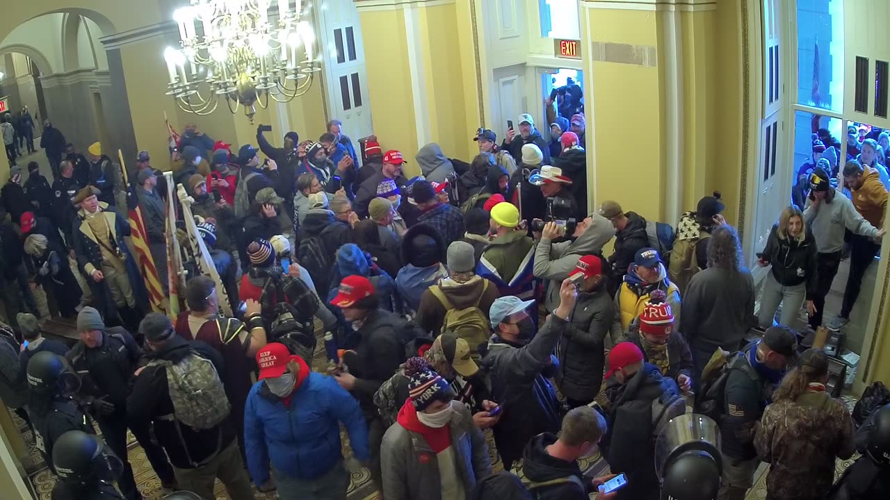 0102USCS01SenateWingDoornearS139_2021-01-06_15h13min58s920ms.mp4