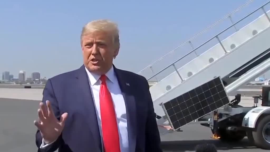 This is how THE REAL PRESIDENT takes questions...😘😘😘