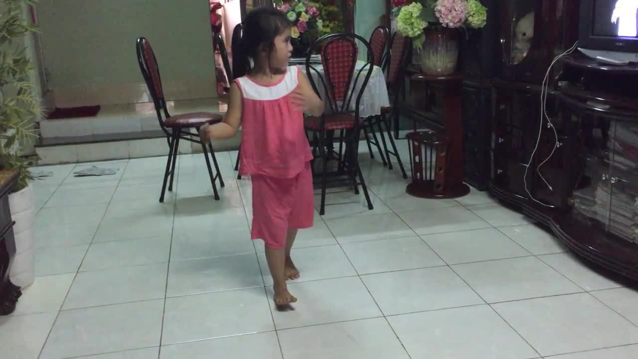 Funny baby dancing video