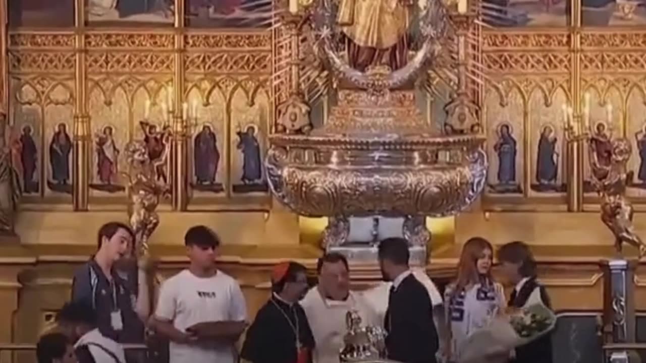 Real Madryt Ofiarowuje Puchar Ligii Mistrzów Matce Bożej 🥰