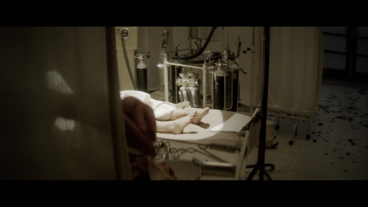 [Movie] The Woman in Black. Angel of Death - Phoebe Fox bare soles