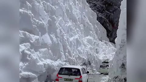 Naran Kaghan Roads Now Days Open