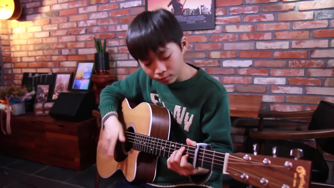 Baby Shark fingerstyle guitar Cover by Sean