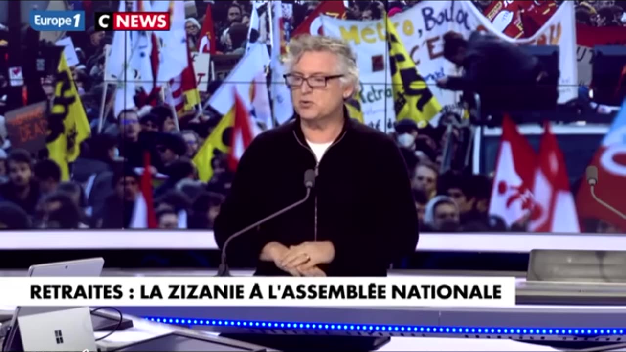 MICHEL ONFRAY, CETTE GUERRE A ÉTÉ FABRIQUÉE DE TOUTE PIÈCE ET NOUS TOMBONS DIRECT DANS LE PANNEAU !