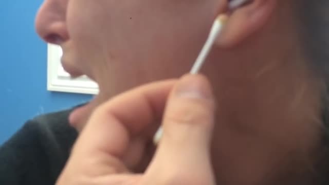 POP THAT EAR ZIT