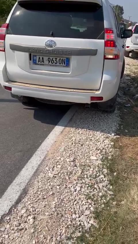 Qytetarit i digjet pasuria, Haki Çako i thotë: Legen, mo me ça trapin mua