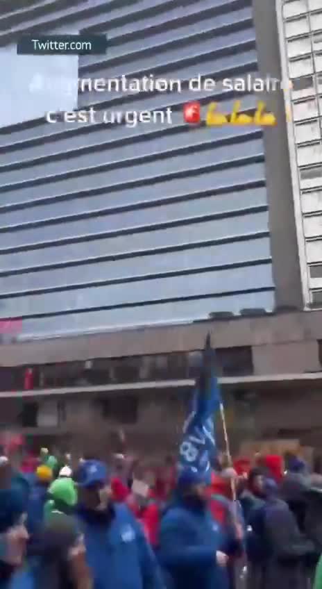 Belgium is protesting against higher energy prices and NATO decisions. "Stop NATO, no war