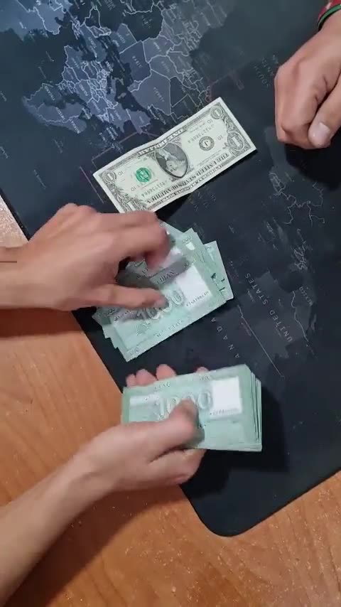 Visualization of Lebanon's currency losing over 90% of its value against the US Dollar