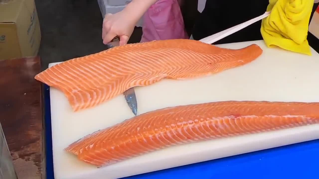 How To Fillet a Whole Salmon | Sashimi & Sushi -Taiwanese street food