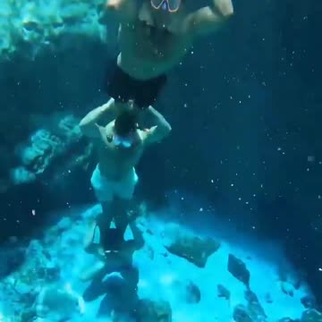 Take a picture, like I'm lying on water