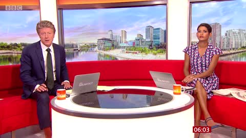 Covid: Fully jabbed arrivals from France must still quarantine @BBC News live 🔴 BBC