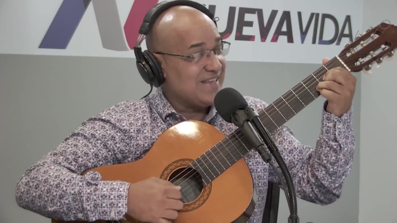 Refrigerio - Pastor y Cantante Ezequiel Colon.