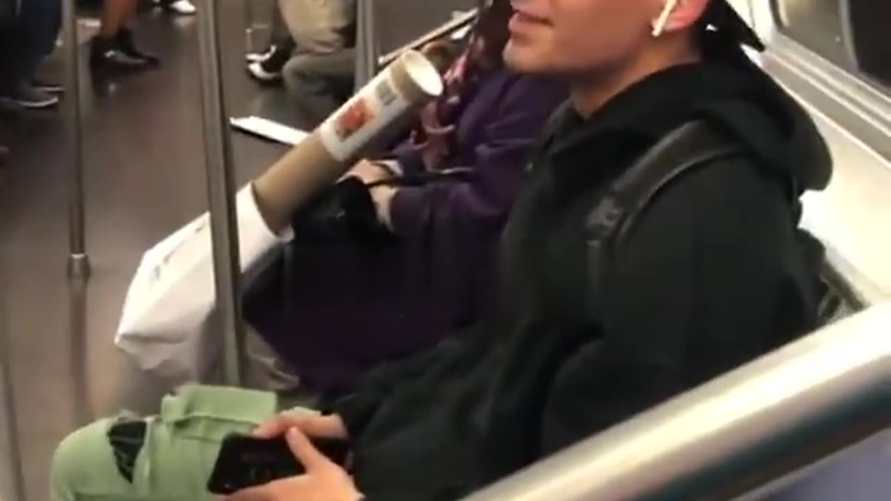 I need to poop , I need to pooooop
