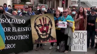 Javier Bardem protests outside Russian embassy