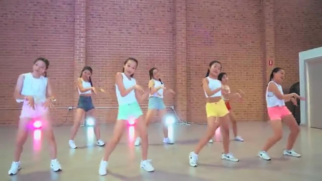 Mirror_-_Maggie_Lindemann_-_Pretty_Girl_(Cheat_Codes_x_Cade_Remix)_-_iMISS_Choreography