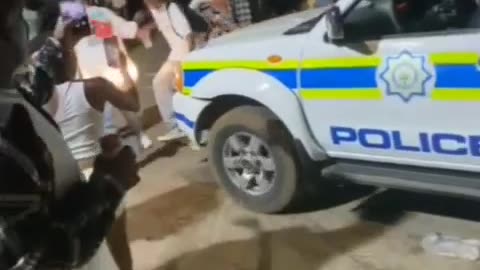 😳South African police😳