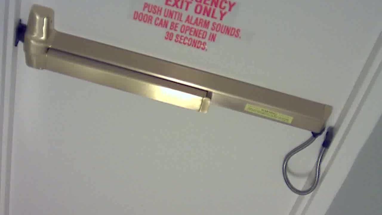 1441HSOB08SH838EExitStairs_2021-01-06_22h40min07s007ms.mp4