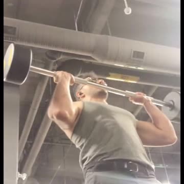 Pecs’s peaks 2 work out 💪