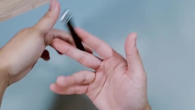 Learn the East Sonic pen spinning trick