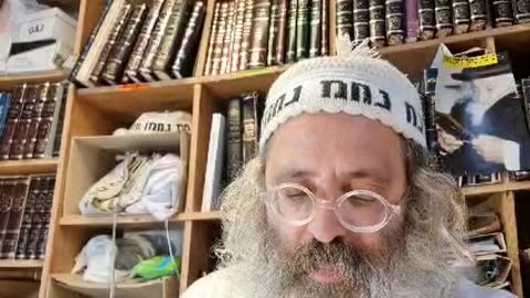 מכאן ואילך כל אחד ואחד מביא ספר תורה מתוך ביתו וקורא בו וכל כך למה כדי - שיר נ נח מסכת סוטה דף מא