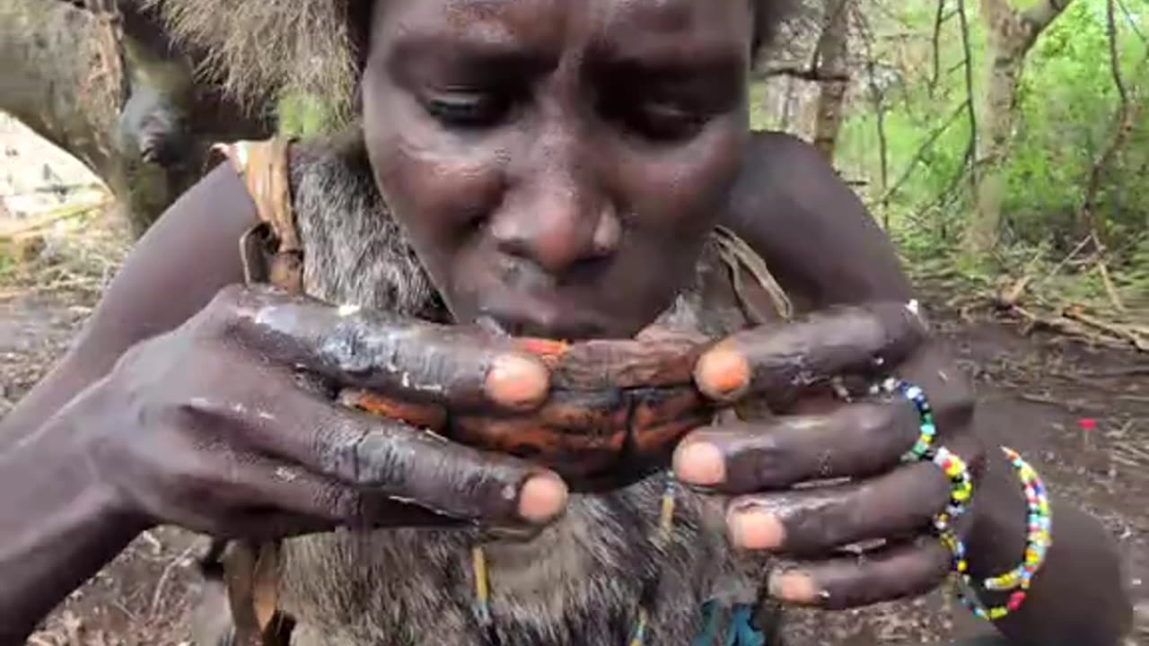 It's delecius cookies meal 🤤 see hadza enjoy breakfast time😍