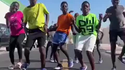 African kids dance