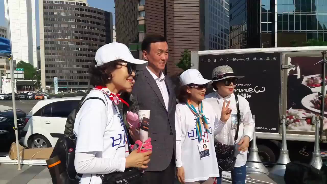 20180609_V3_S02(zi5LjIot1Nw)현충일 추모 음악제중 분탕자 출현으로 한바탕 소동이 벌어짐