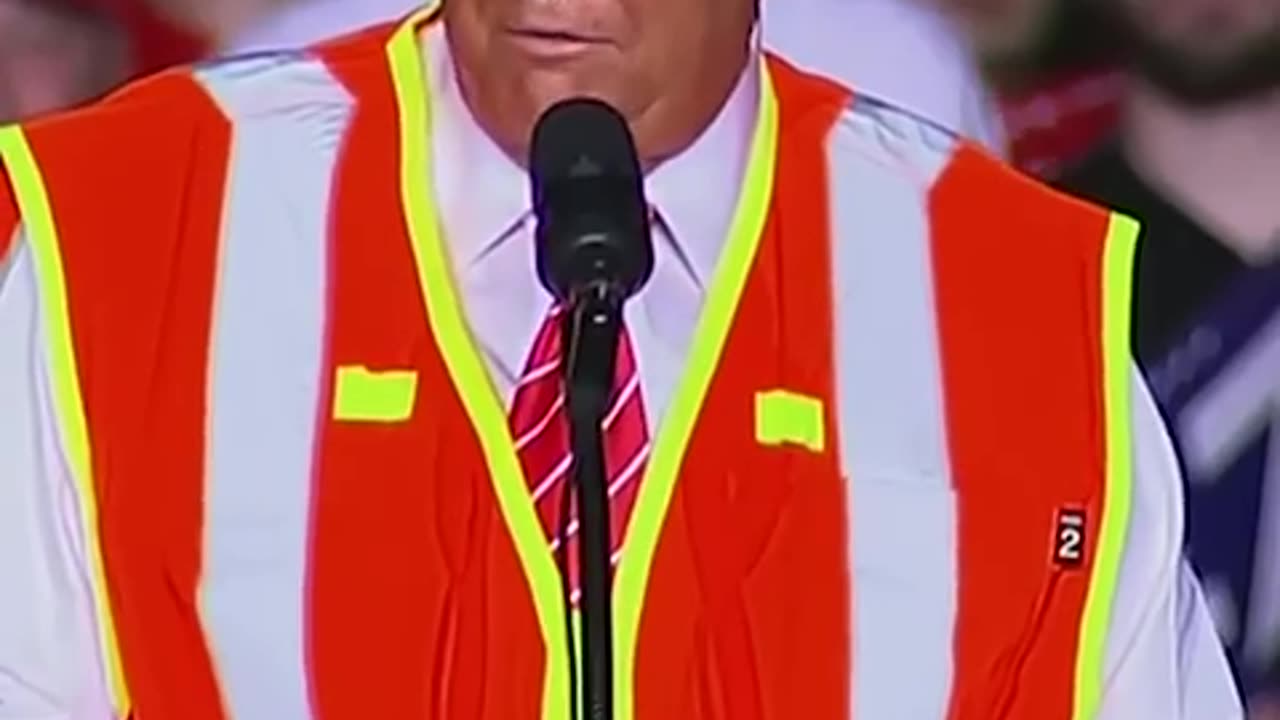 Trump wears orange reflective vest at Wisconsin rally