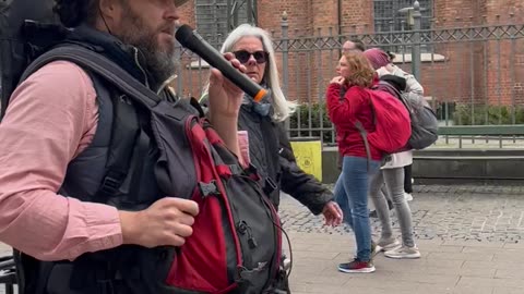 Stop WHO! oplysningsdemonstration på Strøget i København