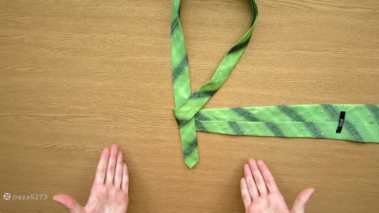 The correct way to tie a tie